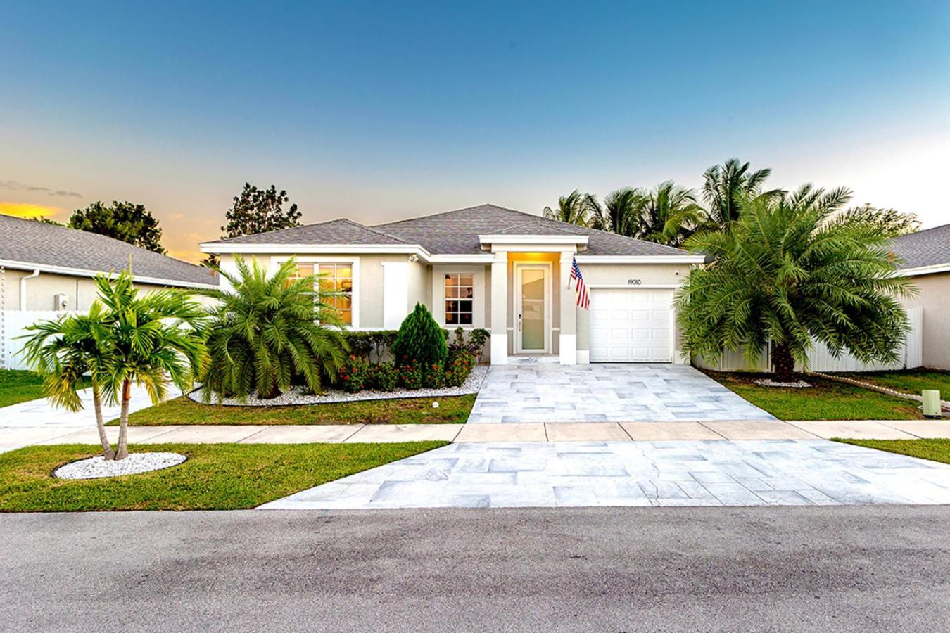 Lux Backyard/Heated Pool/Everglades/Speedway/Keys! マイアミ エクステリア 写真